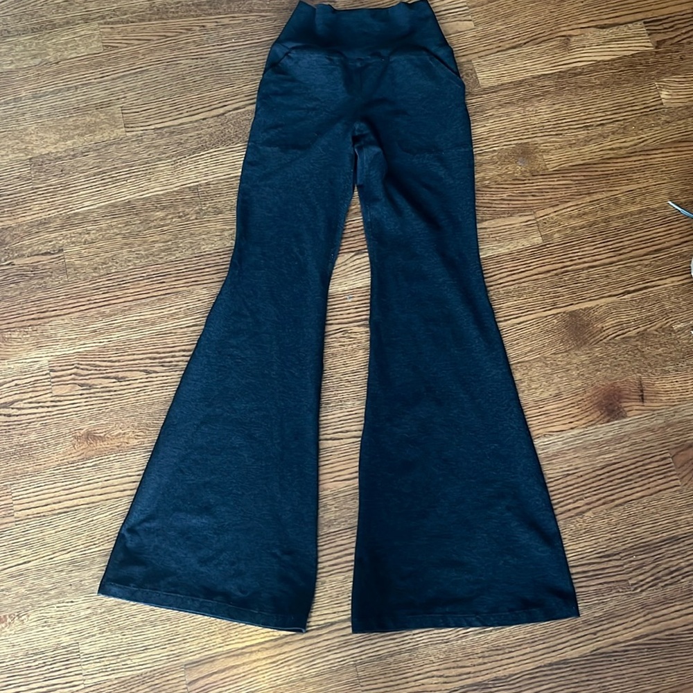 Beyond yoga, flare, pants, size, extra small, charcoal black